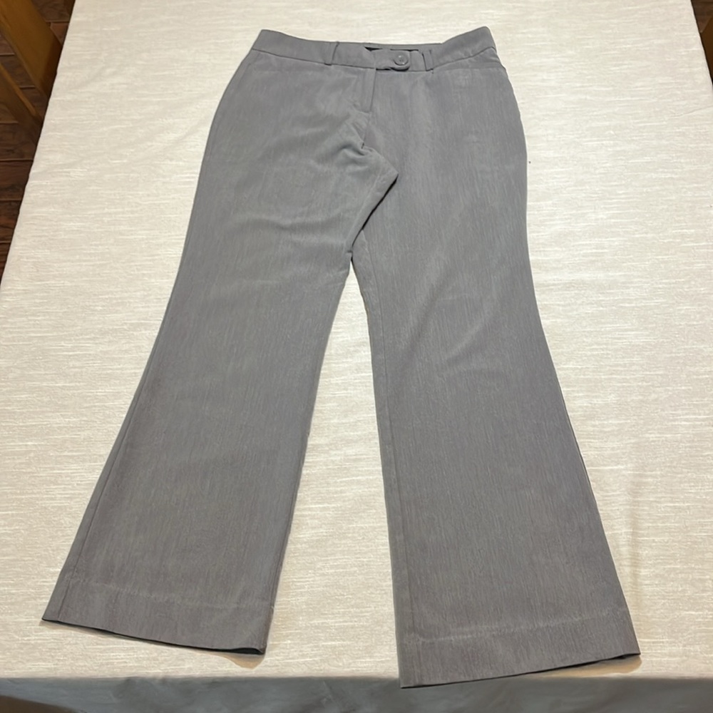The Limited Cassidy fit lighter brown pants. Waist 16” Inseam 31.5. Size. 8